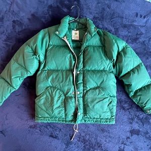 Sierra Designs green puff jacket for women